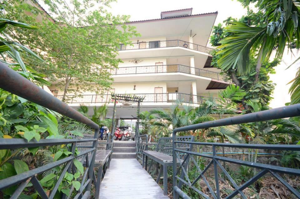 Collection O The Singha Chiangmai Hotel Чиангмай Екстериор снимка