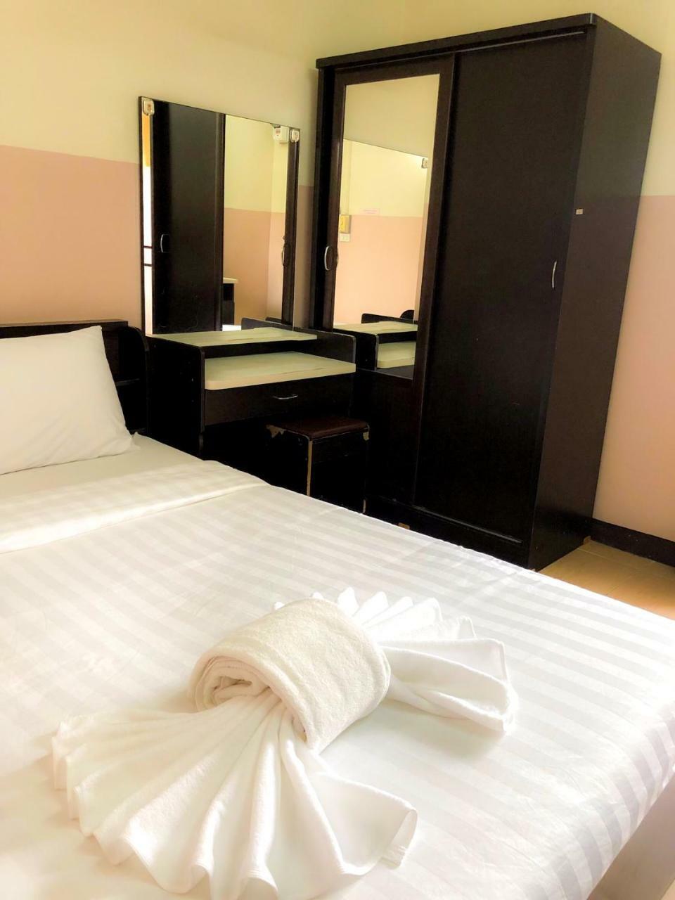Collection O The Singha Chiangmai Hotel Чиангмай Екстериор снимка